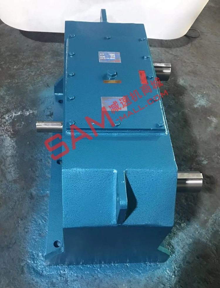 雙輸出軸減速機(jī)實(shí)物圖3 雙輸出軸減速機(jī)實(shí)物圖3